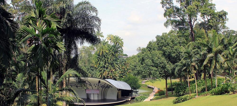 Zen Premium Orchard Hotel 3*